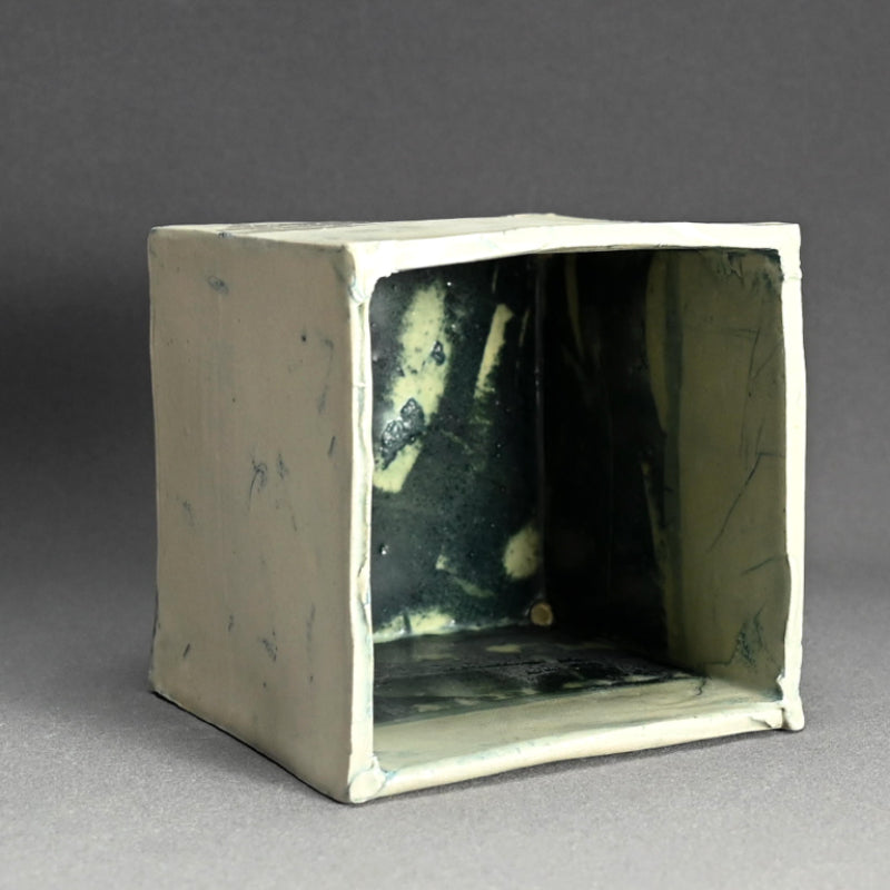 女性陶芸家 ー重森陽子のPale CUBE 「千点紋 CUBE」