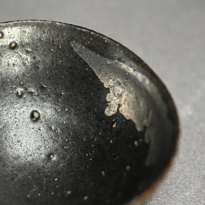 黒銀盃 ー重森陽子「盃」