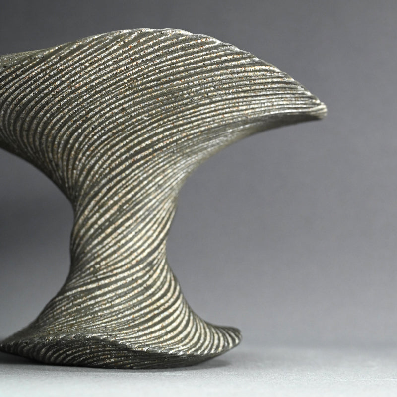 Rare Black Wave Vase ー崎山 隆之 “聴涛”