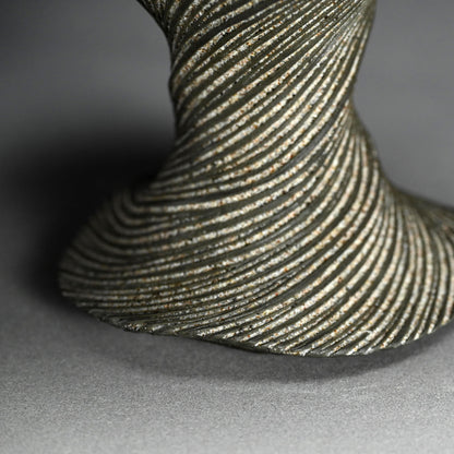 Rare Black Wave Vase ー崎山 隆之 “聴涛”