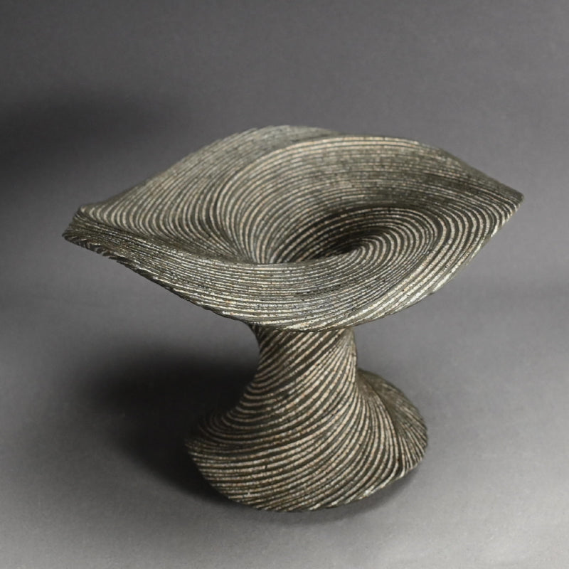 Rare Black Wave Vase ー崎山 隆之 “聴涛”