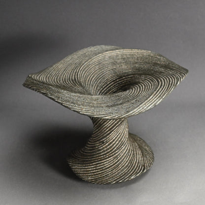 Rare Black Wave Vase ー崎山 隆之 “聴涛”