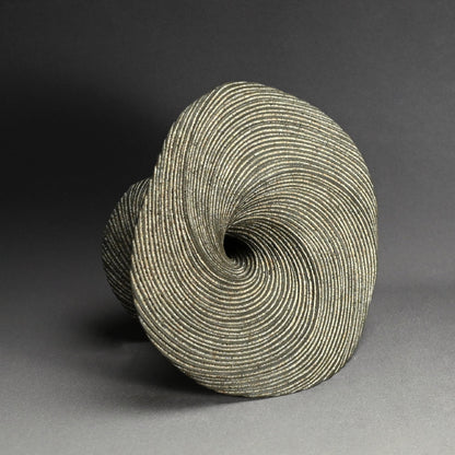 Rare Black Wave Vase ー崎山 隆之 “聴涛”