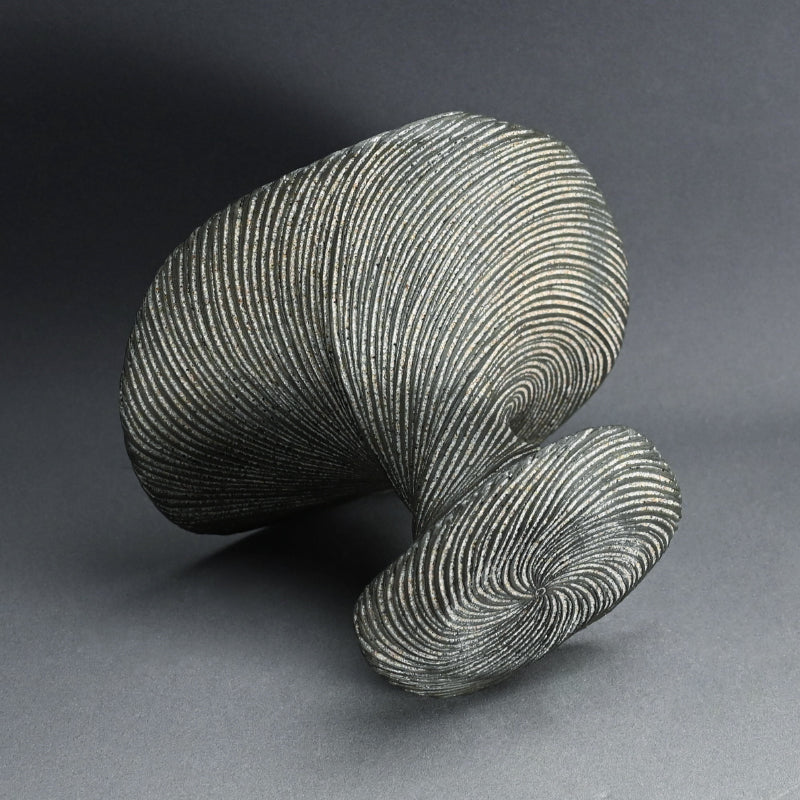 Rare Black Wave Vase ー崎山 隆之 “聴涛”