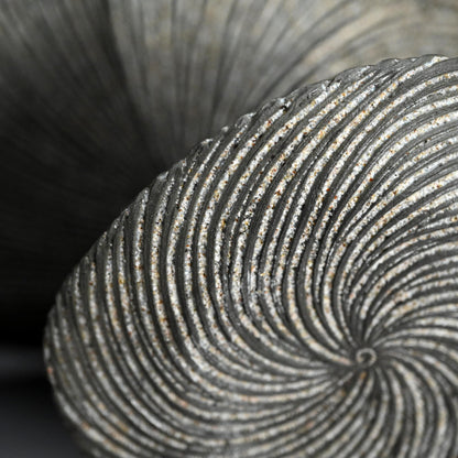 Rare Black Wave Vase ー崎山 隆之 “聴涛”