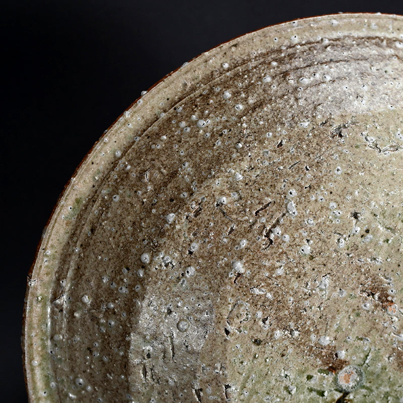 ボリュームのある伊賀焼の器 ー辻村 塊状の「伊賀鉢」