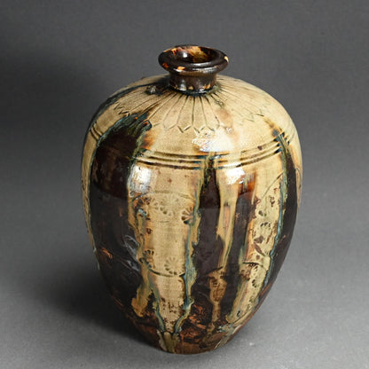 Beautiful Antique Japanese Seto Heiji Vase ー“丸菊文 印花瓶子”