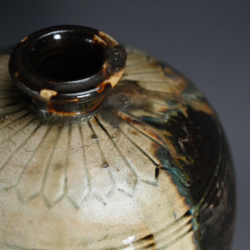 Beautiful Antique Japanese Seto Heiji Vase ー“丸菊文 印花瓶子”