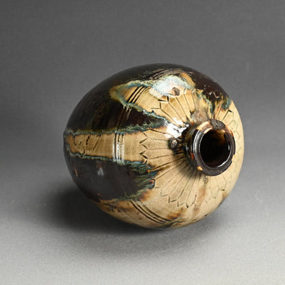 Beautiful Antique Japanese Seto Heiji Vase ー“丸菊文 印花瓶子”