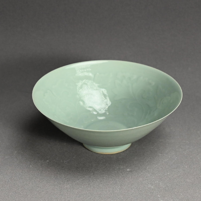 Exquisite Celadon Bowl By Imperial Artist ー初代 諏訪 蘇山 "青瓷 陽紋鉢"