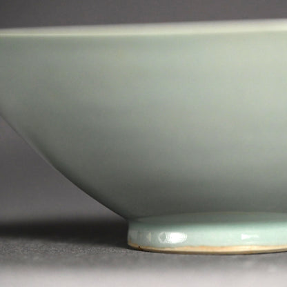 Exquisite Celadon Bowl By Imperial Artist ー初代 諏訪 蘇山 "青瓷 陽紋鉢"