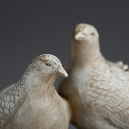 アンティークの日本の生磁器香炉、ウズラ