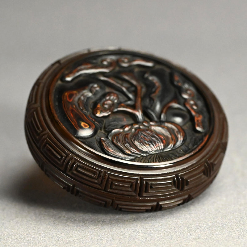 日本のアンティーク彫刻漆塗り香合香炉