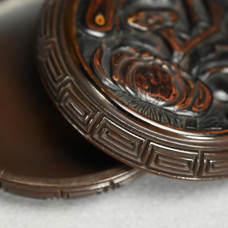 日本のアンティーク彫刻漆塗り香合香炉