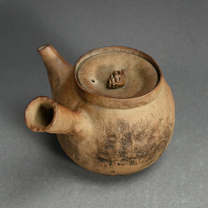 Antique Japanese Tea Pot by Buddhist Nun ー大田垣 蓮月