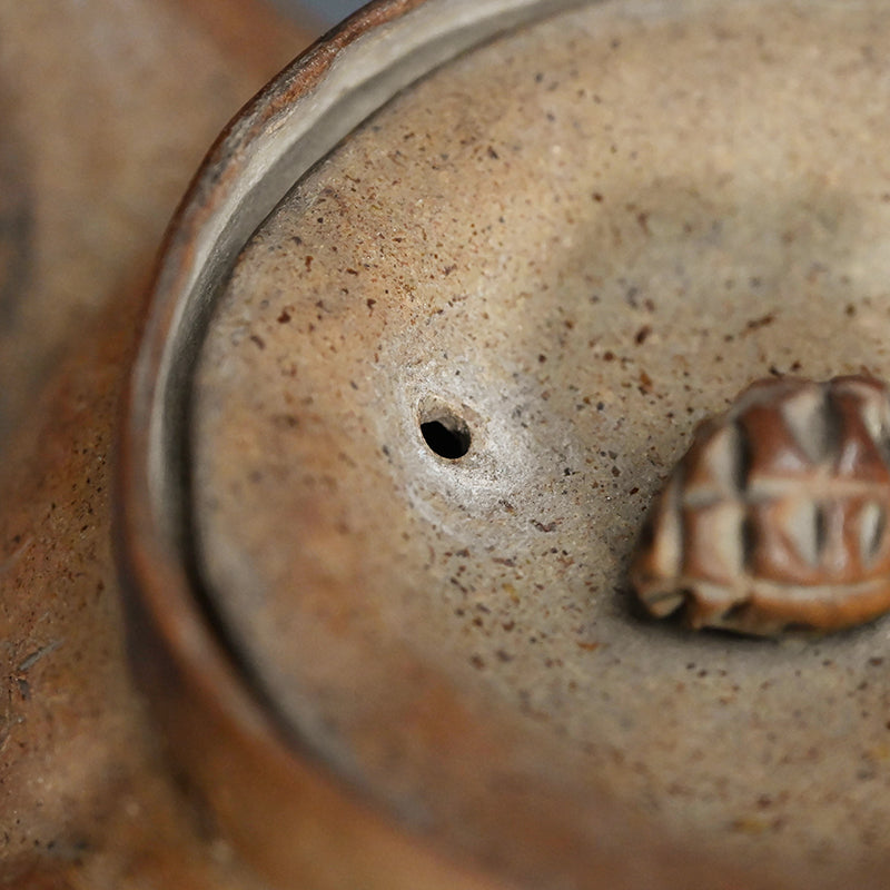 Antique Japanese Tea Pot by Buddhist Nun ー大田垣 蓮月