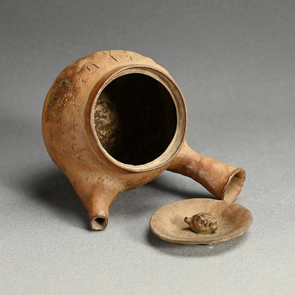Antique Japanese Tea Pot by Buddhist Nun ー大田垣 蓮月