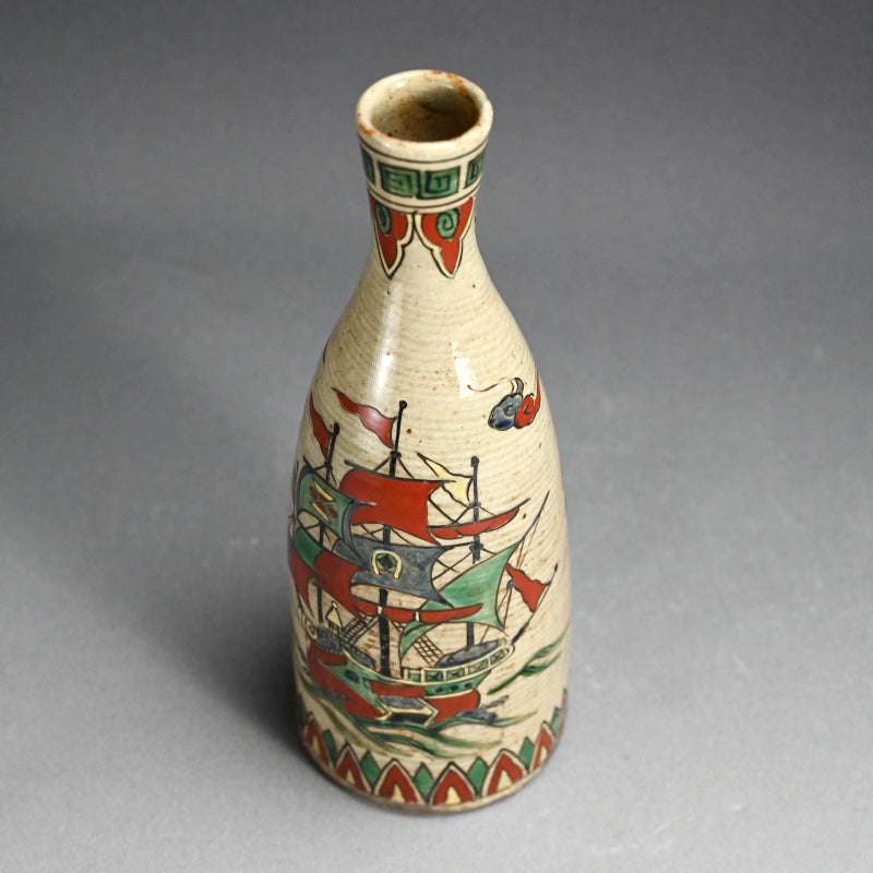 アンティーク日本の船徳利に描かれたオランダ船 ー帆舟人物之図 徳利