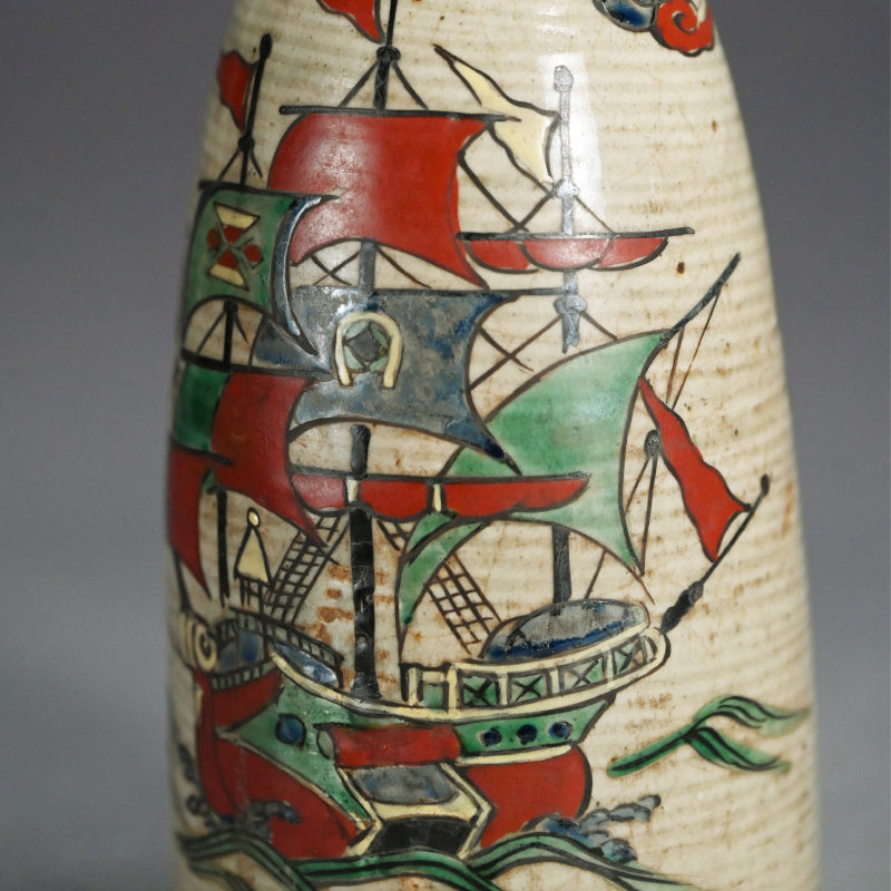 アンティーク日本の船徳利に描かれたオランダ船 ー帆舟人物之図 徳利
