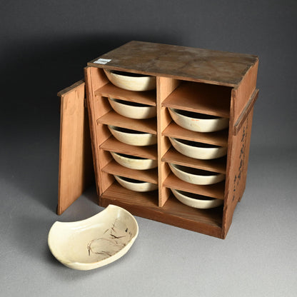 箱入り10個入り。亀甲焼懐石向付皿セット