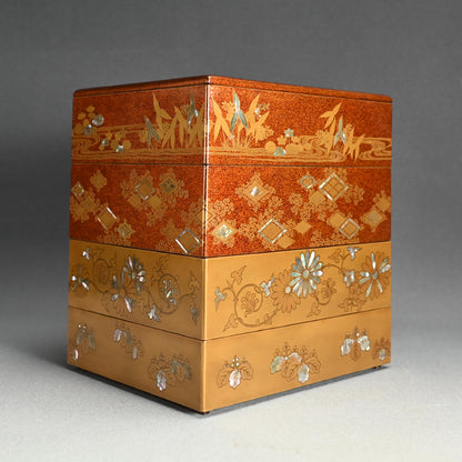 華麗なる江戸 p.漆重ね箱 ー時代蒔絵々替重箱