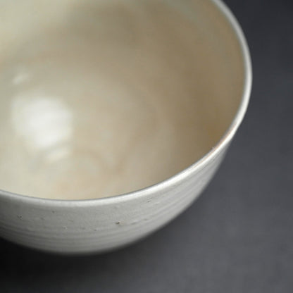 幽白茶碗 ー山田光「粉引茶盌」