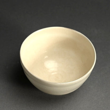 幽白茶碗 ー山田光「粉引茶盌」