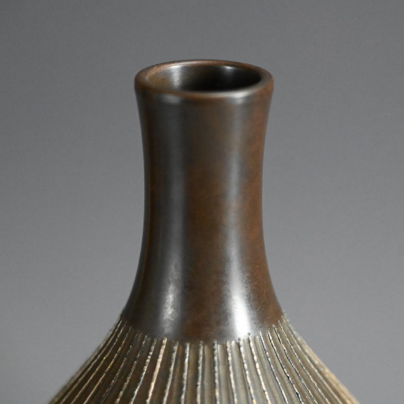 モダニズム青銅象嵌花瓶 ー般若勘渓「徳利形花瓶」