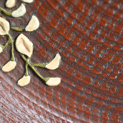 Wysteria and Honey-Bee Lacquer Plate by Kosai ー廣斎 “堆漆蒔絵 藤之圖菓子器”