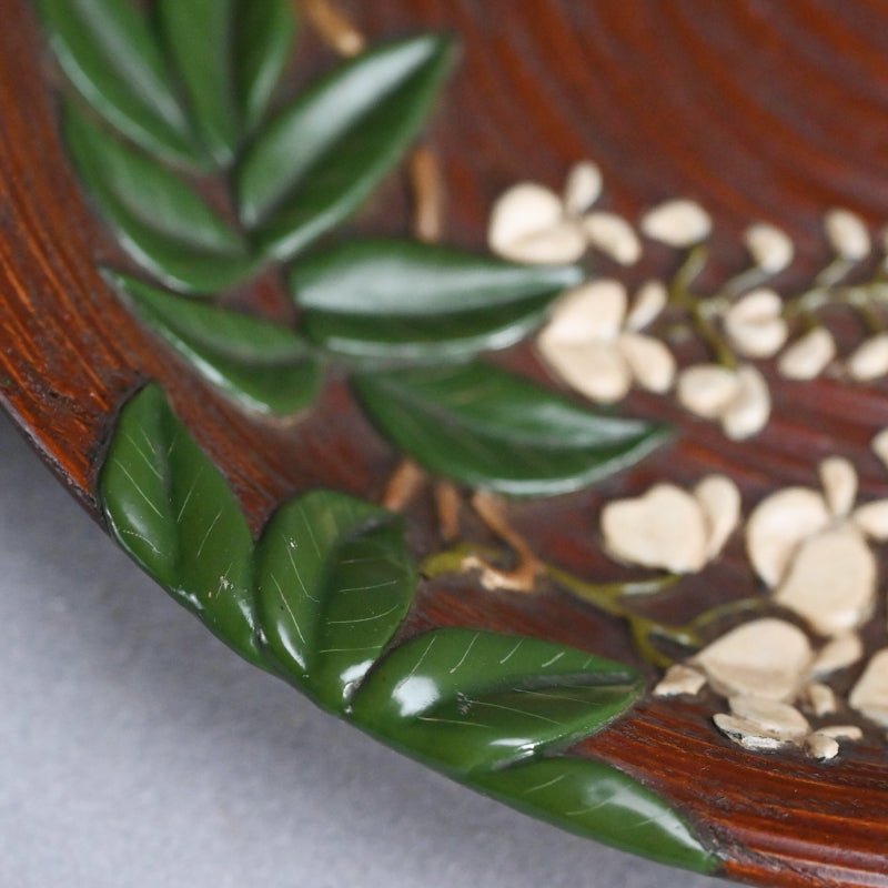 Wysteria and Honey-Bee Lacquer Plate by Kosai ー廣斎 “堆漆蒔絵 藤之圖菓子器”