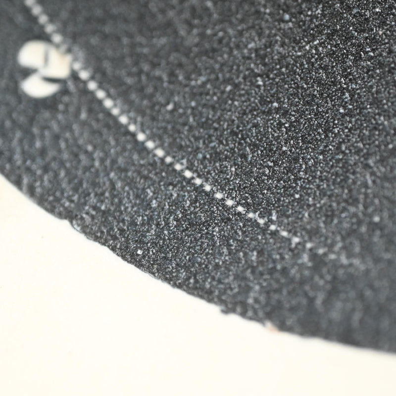 とらえどころのない噴火盆地 ー 近藤豊「粉花皿」