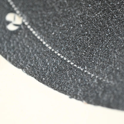 とらえどころのない噴火盆地 ー 近藤豊「粉花皿」