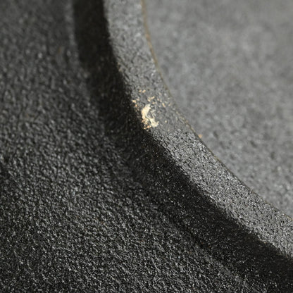 とらえどころのない噴火盆地 ー 近藤豊「粉花皿」