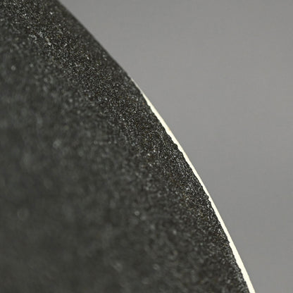 とらえどころのない噴火盆地 ー 近藤豊「粉花皿」