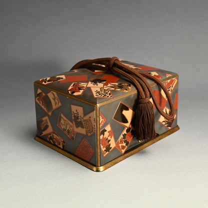 アンティーク漆箱、花札デザイン ー 入山白翁「花札蒔絵手筥」