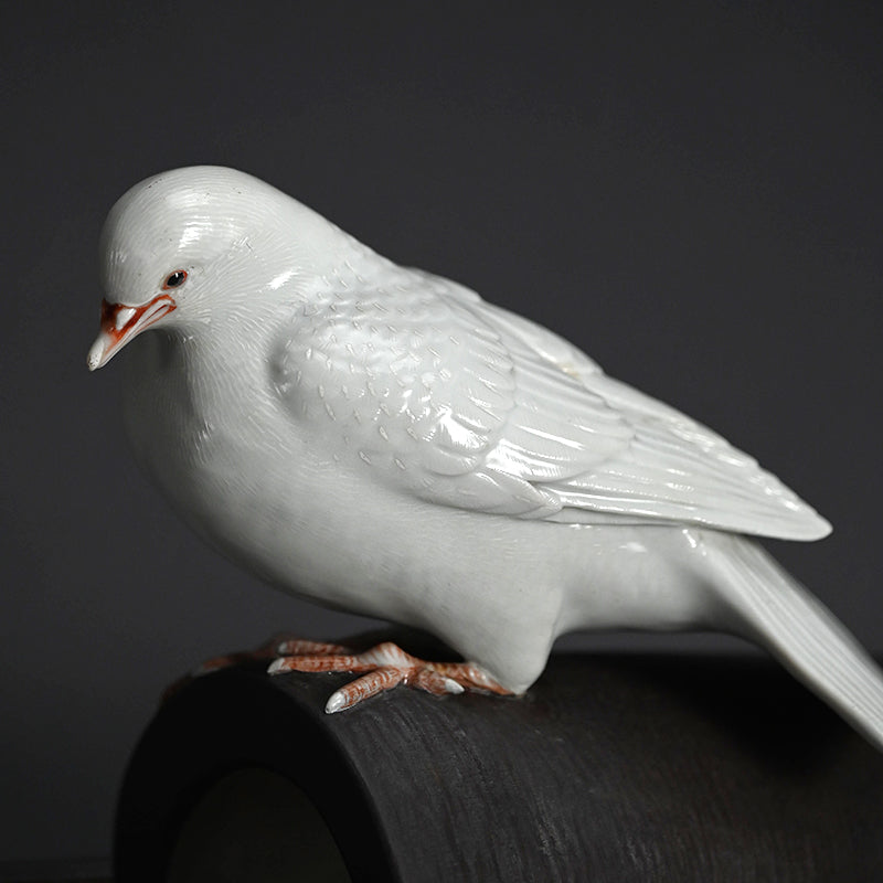 Pigeon on Tile Ceramic Sculpture ー宮川 (真葛) 香山 “古瓦鳩置物"