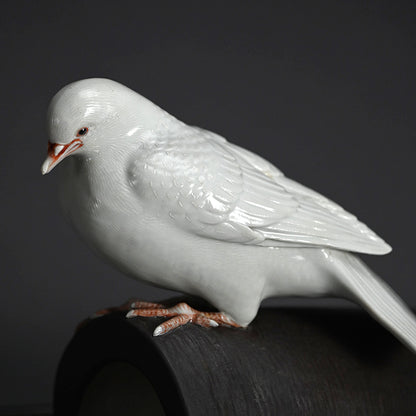 Pigeon on Tile Ceramic Sculpture ー宮川 (真葛) 香山 “古瓦鳩置物"