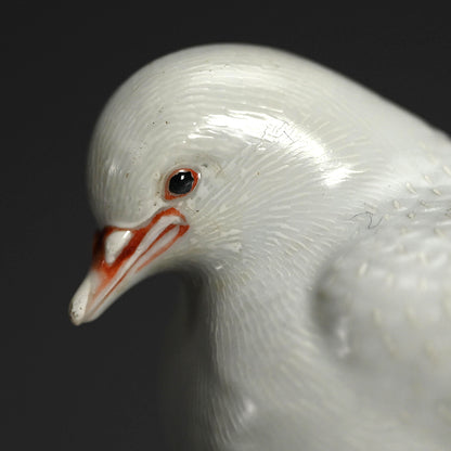Pigeon on Tile Ceramic Sculpture ー宮川 (真葛) 香山 “古瓦鳩置物"