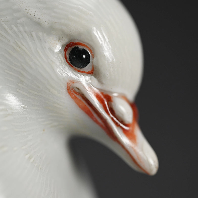 Pigeon on Tile Ceramic Sculpture ー宮川 (真葛) 香山 “古瓦鳩置物"