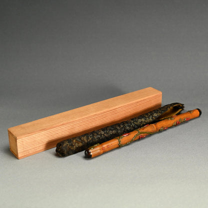 Exquisite Lacquered-Bamboo Incense Container ー金城 一国斎 "蜂花象嵌竹香筒"