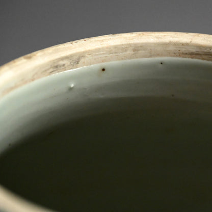Fantastic Koimari Tako-Karakusa Tsubo Vase