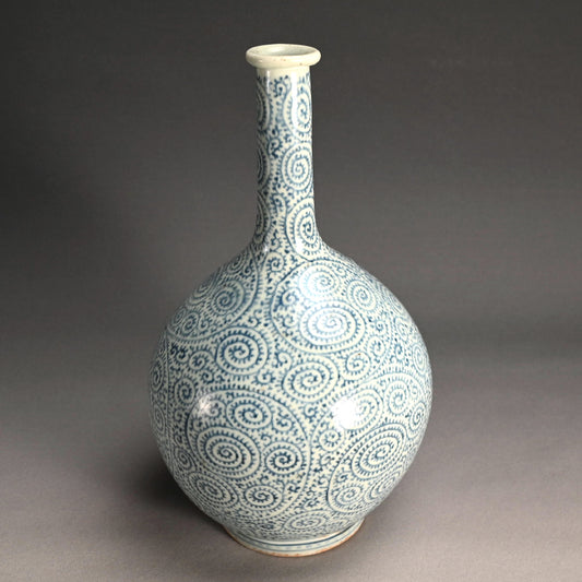 Huge Late 18th century Imari Tako-Karakusa Bottle Vase