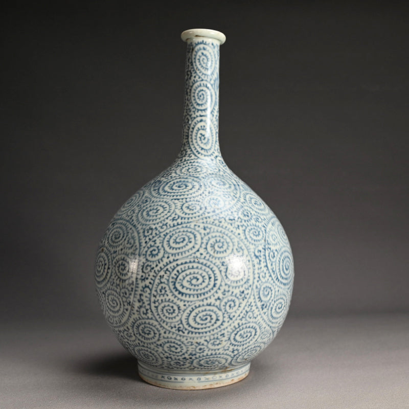Huge Late 18th century Imari Tako-Karakusa Bottle Vase