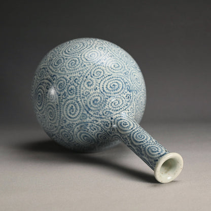 Huge Late 18th century Imari Tako-Karakusa Bottle Vase
