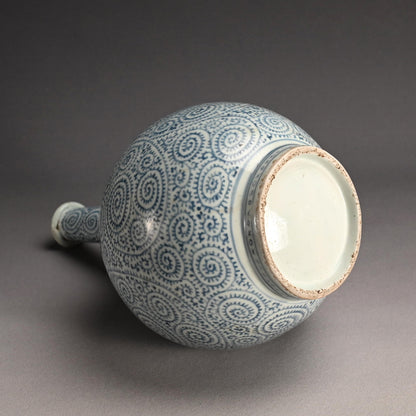 Huge Late 18th century Imari Tako-Karakusa Bottle Vase