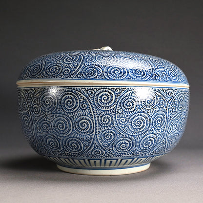Huge Ko-Imari Futamono Tako-Karakusa Covered Container