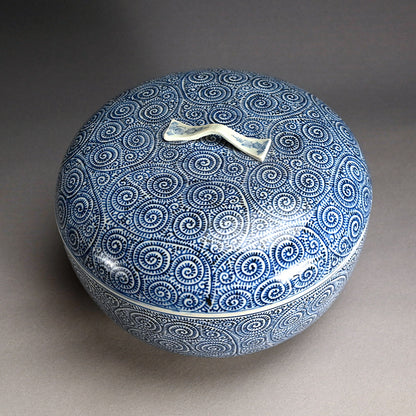 Huge Ko-Imari Futamono Tako-Karakusa Covered Container