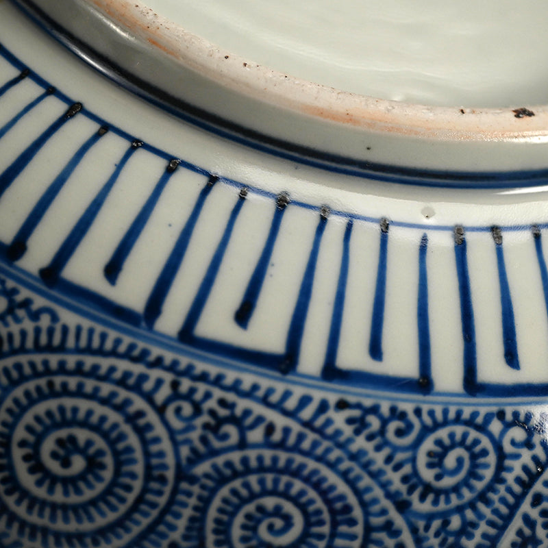 Huge Ko-Imari Futamono Tako-Karakusa Covered Container