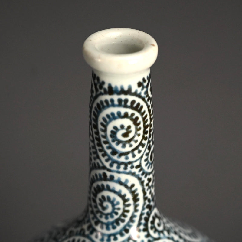 Edo p. Japanese Tako Karakusa Tokkuri Bottle Vase