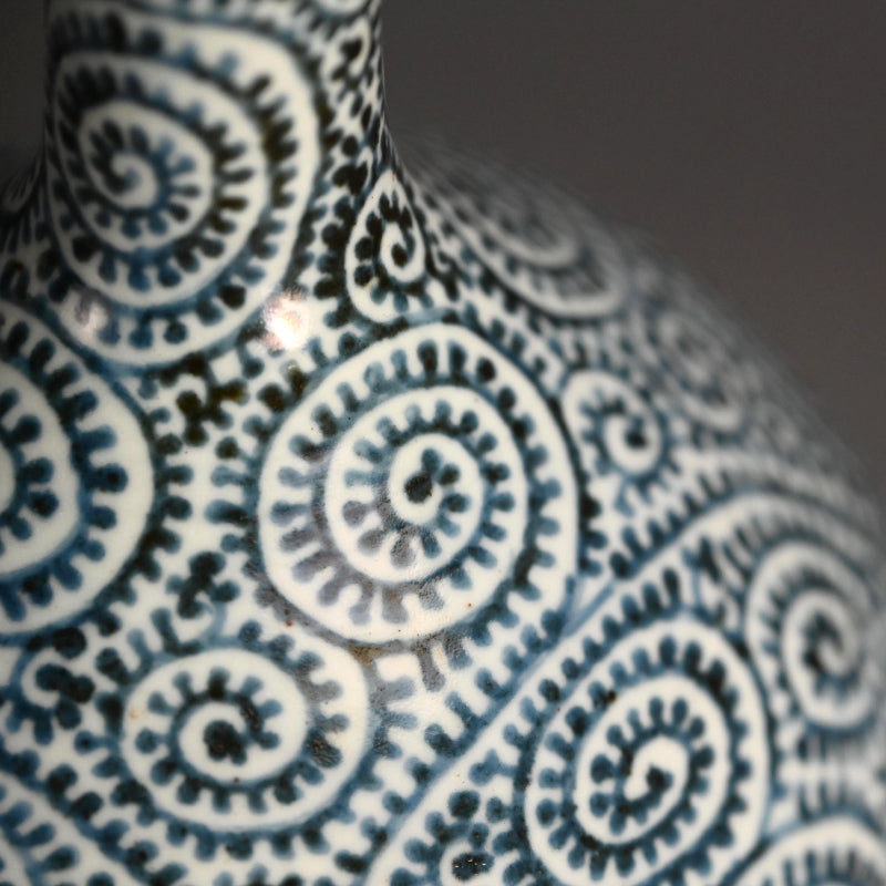 Edo p. Japanese Tako Karakusa Tokkuri Bottle Vase